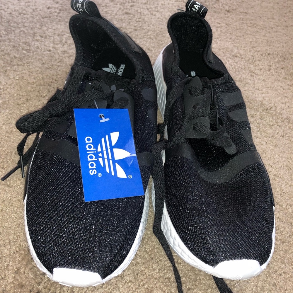 Adidas Sneakers